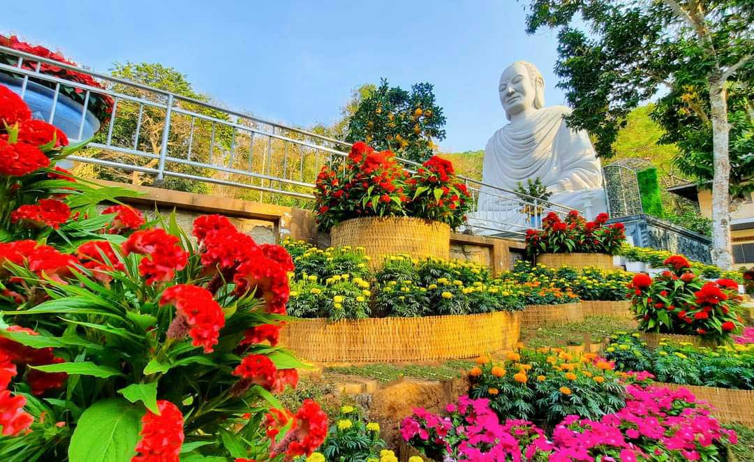 mindfulness meditation retreat vietnam 74