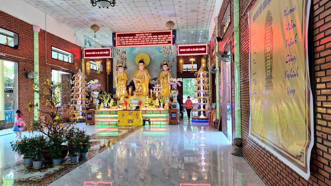 Buu Lam Pagoda