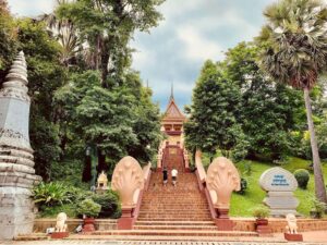 cambodia tours watphnom pagoda 1