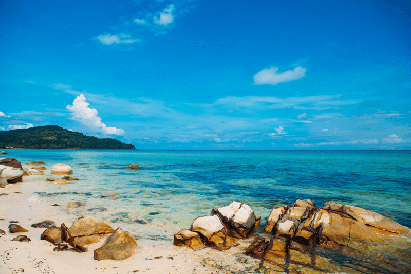 Beach Vacation in Centre Vietnam jang tours vietnam bien cua dai hoi an
