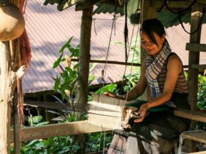 laos tours ban xang khong 1