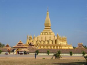 laos tours that luang stupa