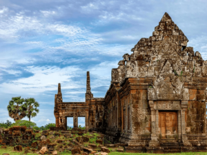 laos tours wat phu