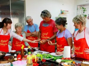 vietnam tours practice cooking dishes